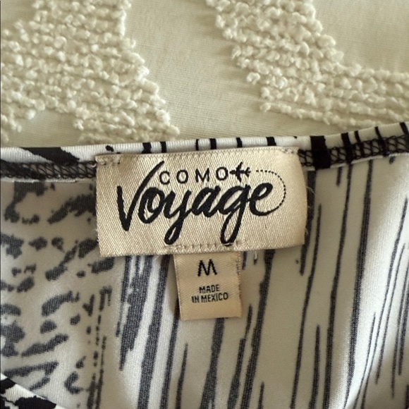 Stylish Black and White Patterned Short Sleeve Top - Picture 3 of 8